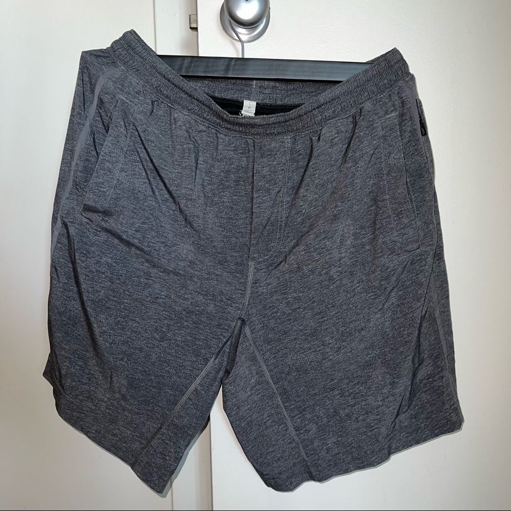Lululemon Men Pacebreaker Short 9” Gray L